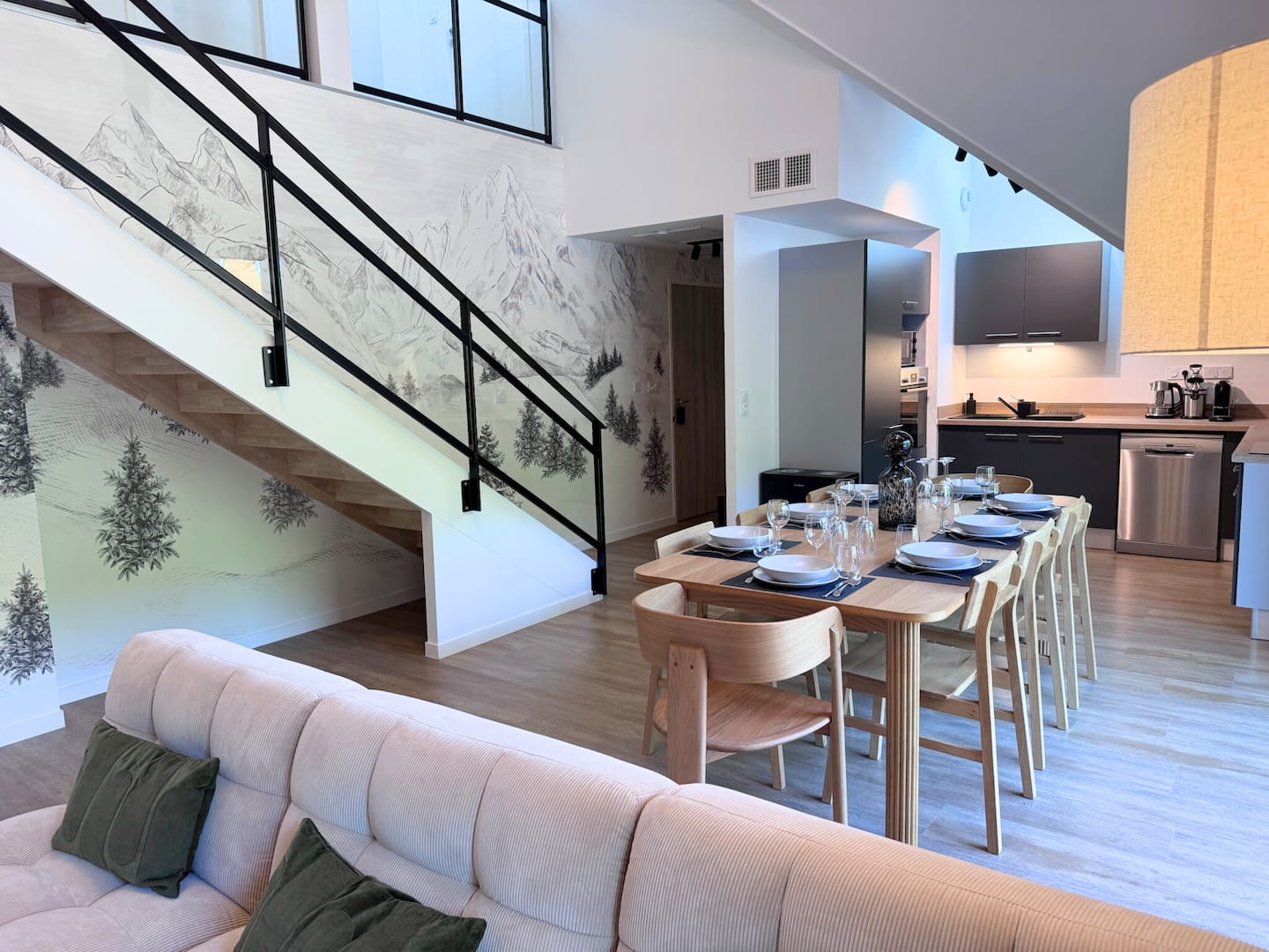 Cuisine ouverte et grande table